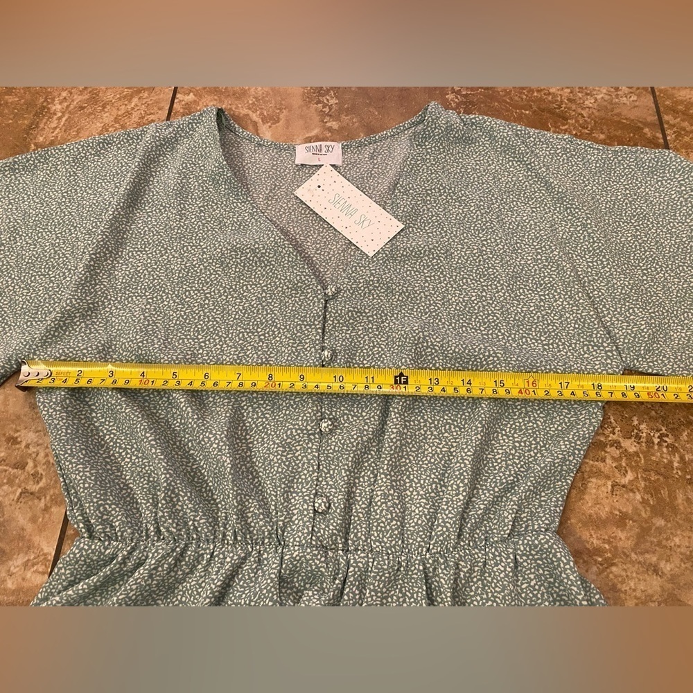 NWT Sienna Sky Green Batwing Peplum Blouse - Size Large - Picture 9 of 12